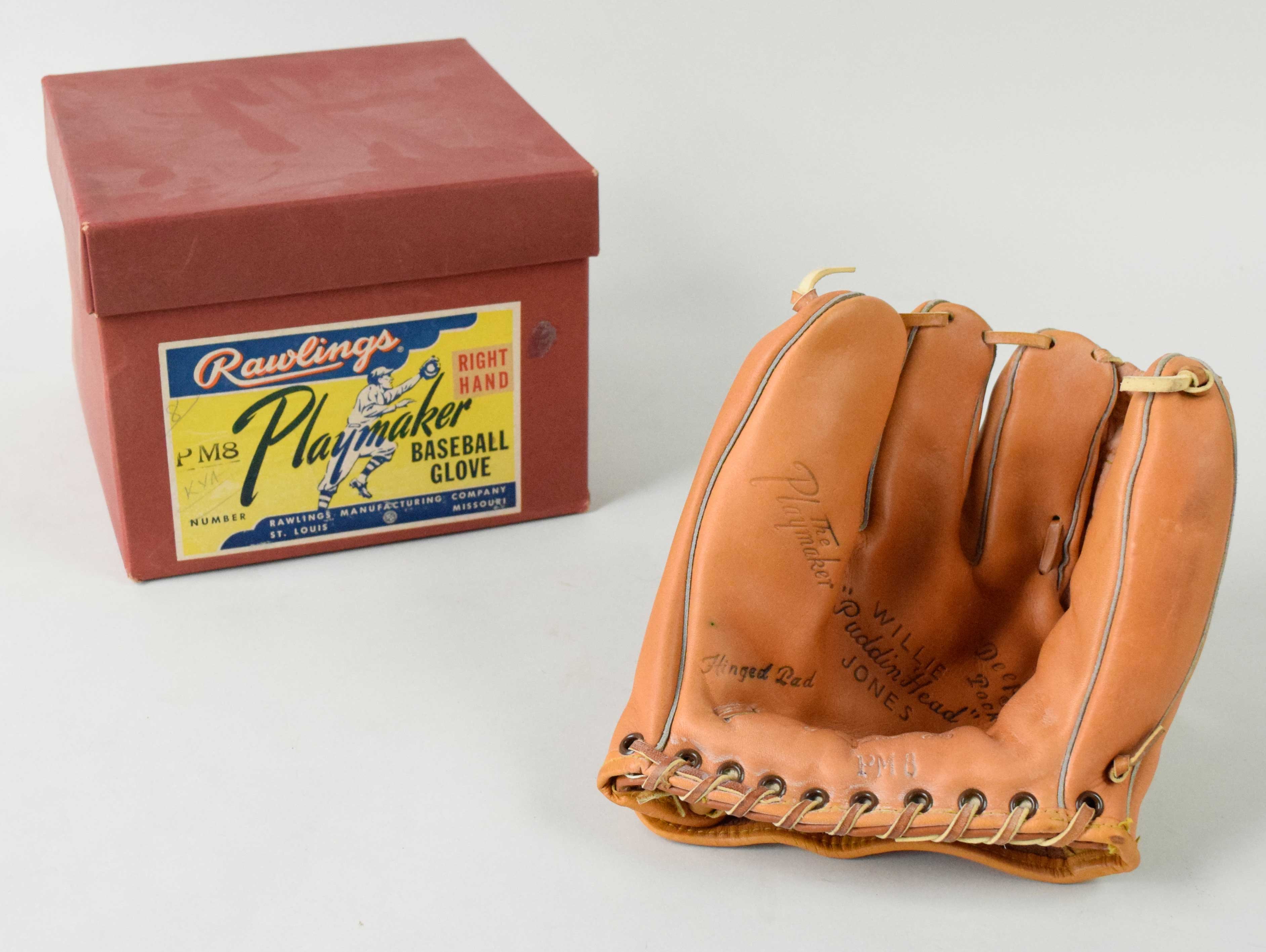 Willie "Puddin Head" Jones store model baseball glove with original box
